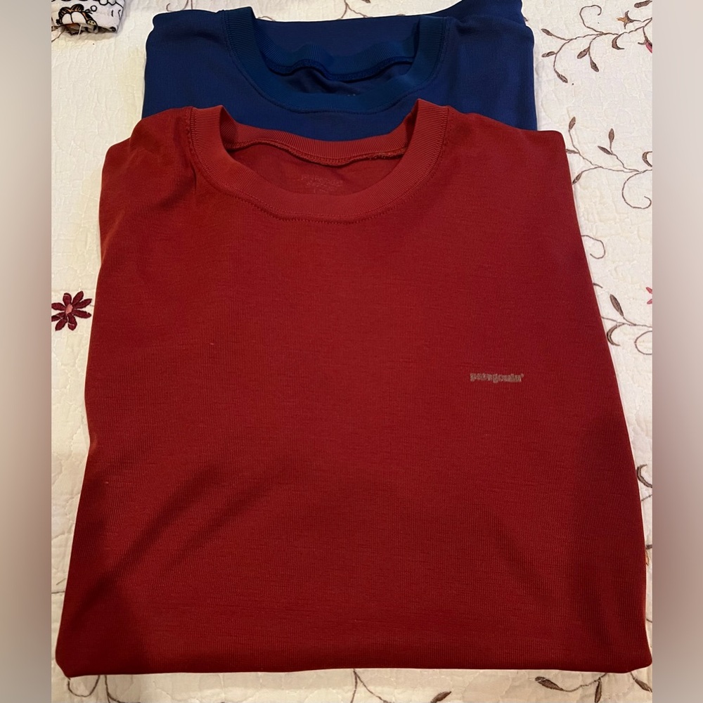 Bundle of 2- Patagonia Burgundy and Blue Crewneck Tops size X-Large